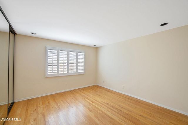 5490 Wembly Avenue, Oak Park, CA 91377
