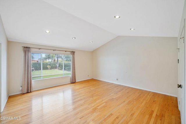 5490 Wembly Avenue, Oak Park, CA 91377