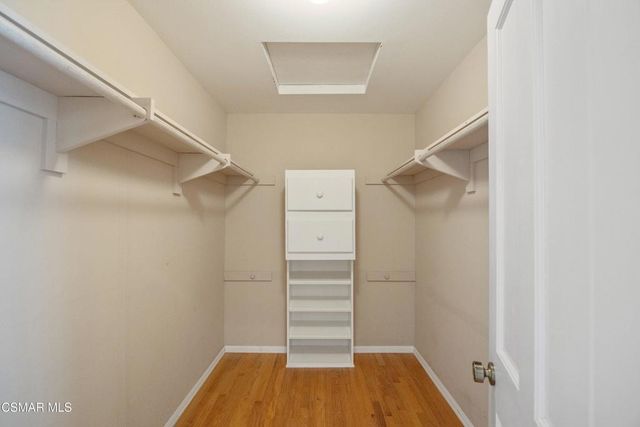 5490 Wembly Avenue, Oak Park, CA 91377