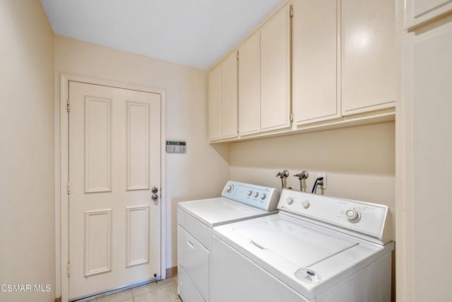 5490 Wembly Avenue, Oak Park, CA 91377