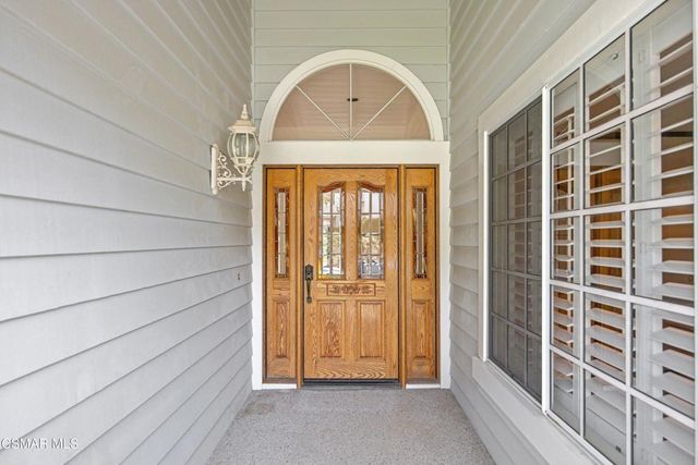 5490 Wembly Avenue, Oak Park, CA 91377