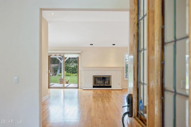 5490 Wembly Avenue, Oak Park, CA 91377