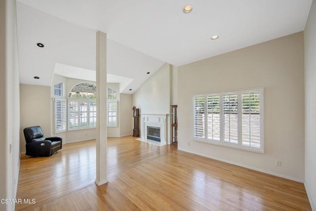 5490 Wembly Avenue, Oak Park, CA 91377
