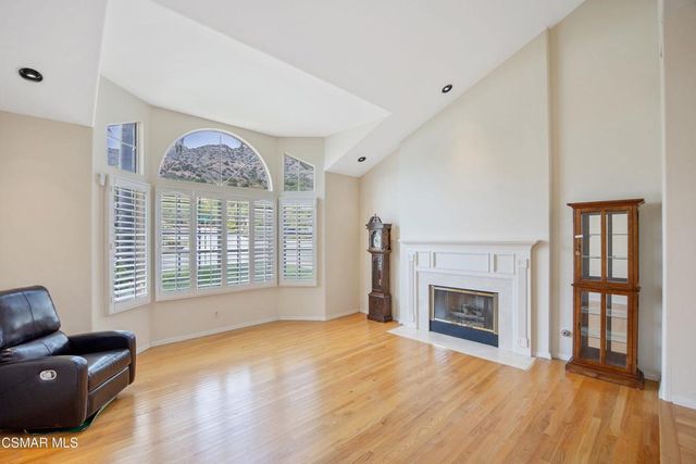5490 Wembly Avenue, Oak Park, CA 91377