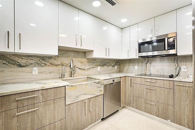 2800 N OCEAN Drive B-9A, Riviera Beach, FL 33404