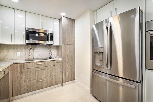 2800 N OCEAN Drive B-9A, Riviera Beach, FL 33404