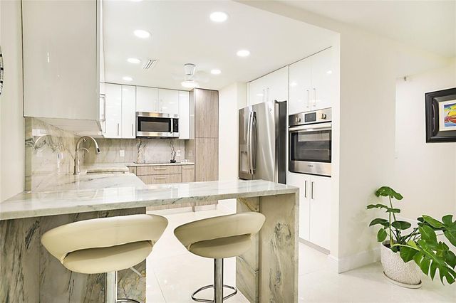 2800 N OCEAN Drive B-9A, Riviera Beach, FL 33404