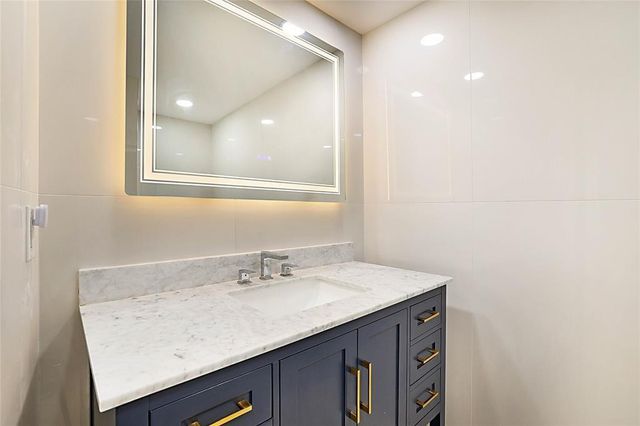 2800 N OCEAN Drive B-9A, Riviera Beach, FL 33404
