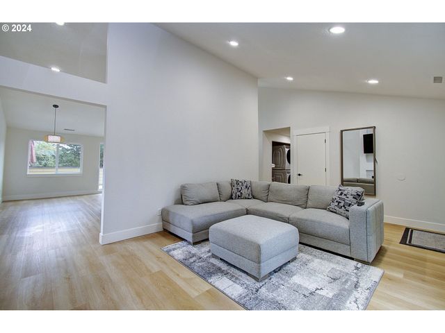 1611 Ne 113TH St, Vancouver, WA 98686