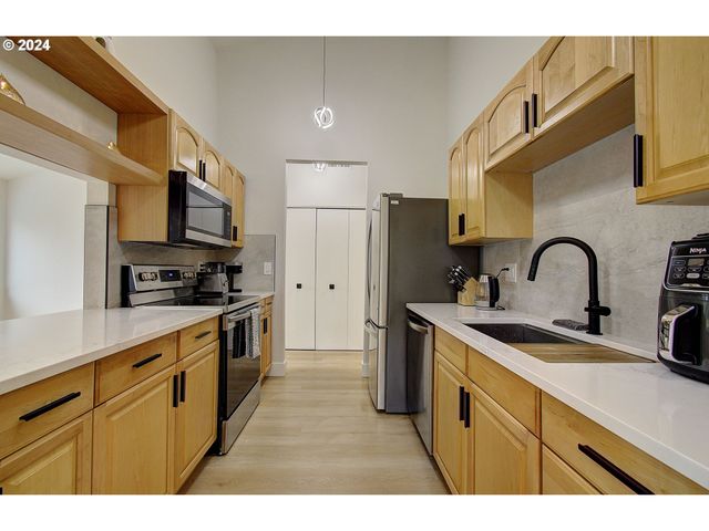 1611 Ne 113TH St, Vancouver, WA 98686