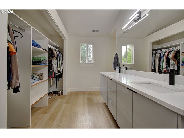 1611 Ne 113TH St, Vancouver, WA 98686