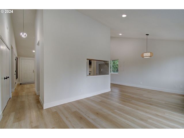 1611 Ne 113TH St, Vancouver, WA 98686