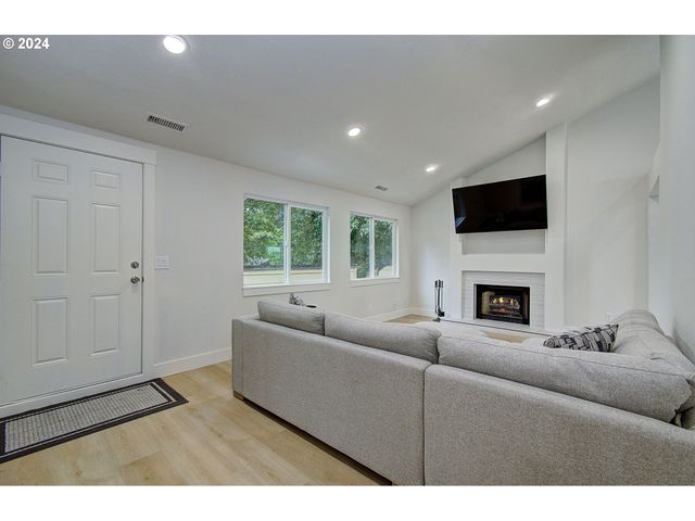 1611 Ne 113TH St, Vancouver, WA 98686