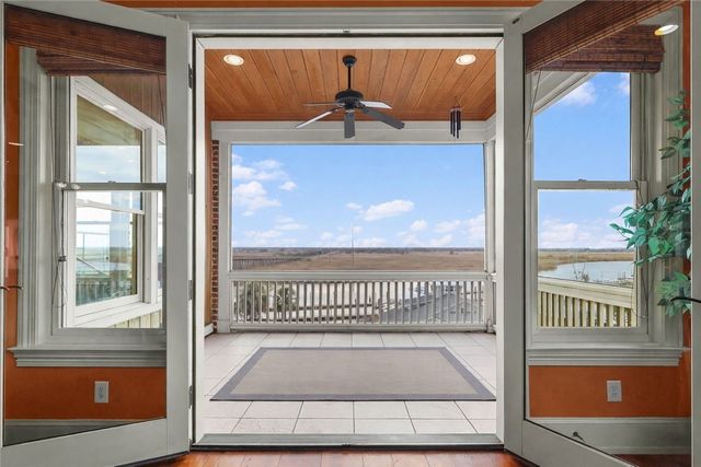 107 Broad Street D, Darien, GA 31305