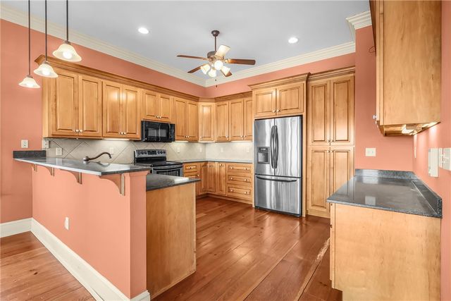 107 Broad Street D, Darien, GA 31305