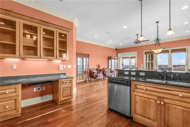 107 Broad Street D, Darien, GA 31305