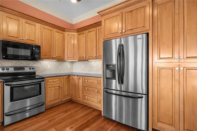 107 Broad Street D, Darien, GA 31305