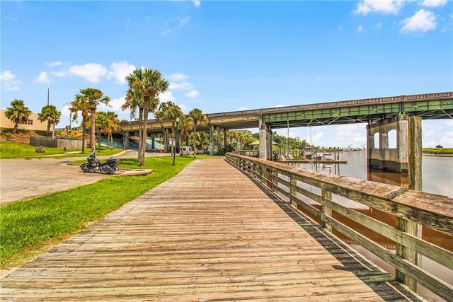 107 Broad Street D, Darien, GA 31305