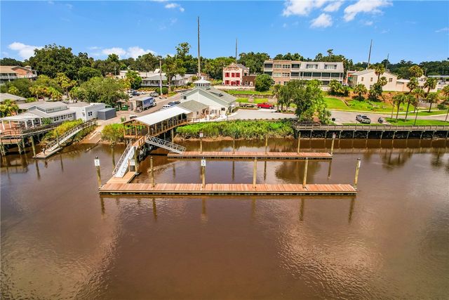 107 Broad Street D, Darien, GA 31305