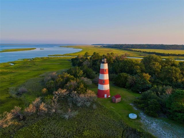 107 Broad Street D, Darien, GA 31305