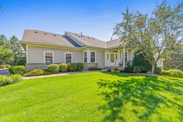 408 Holly Lane N, Oakdale, MN 55128