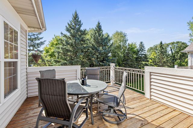 408 Holly Lane N, Oakdale, MN 55128