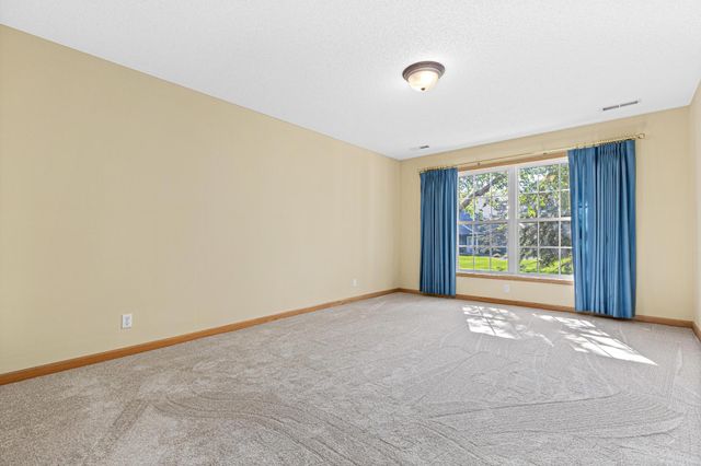 408 Holly Lane N, Oakdale, MN 55128