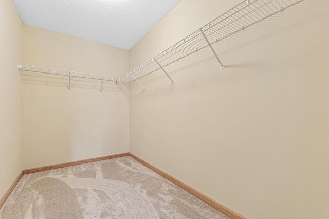408 Holly Lane N, Oakdale, MN 55128