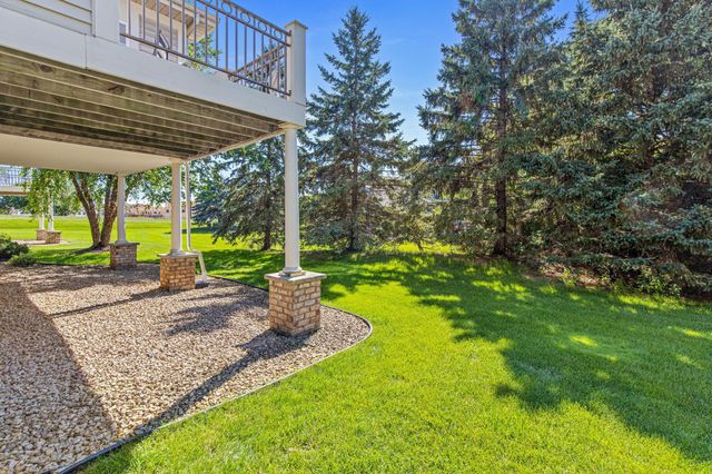 408 Holly Lane N, Oakdale, MN 55128