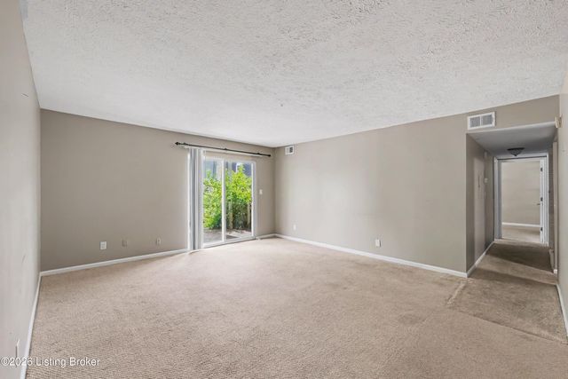 300 La Fontenay Ct, Louisville, KY 40223