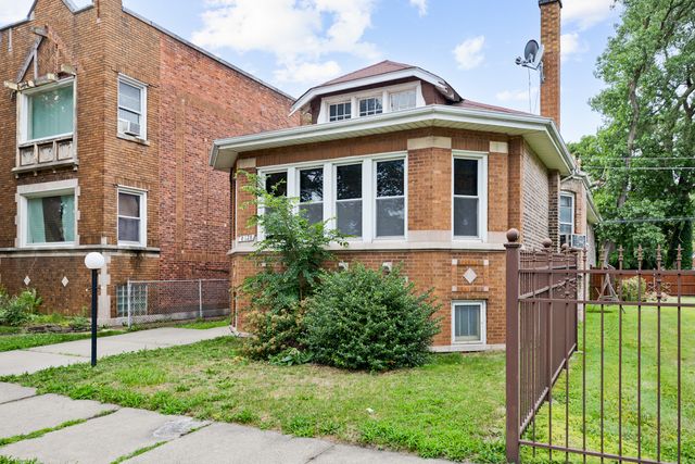 8128 S Clyde Avenue, Chicago, IL 60617
