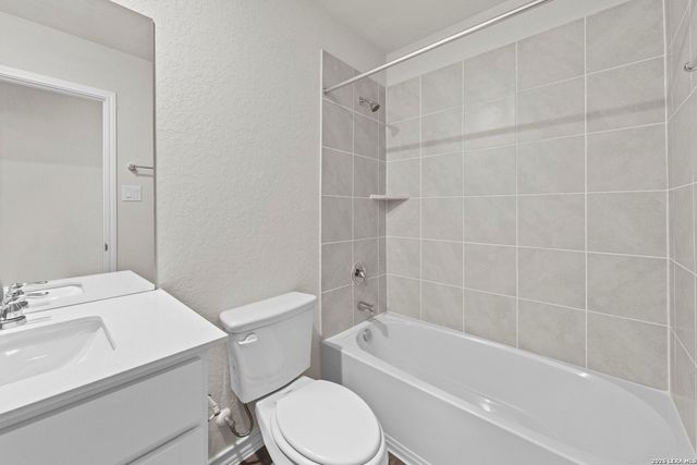 4926 Quartz Row Dr, San Antonio, TX 78253