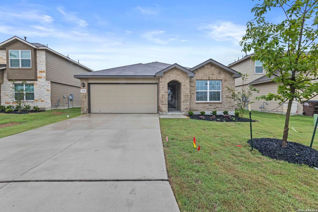 4926 Quartz Row Dr, San Antonio, TX 78253