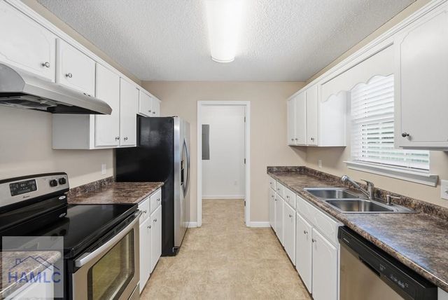 1033 Barley Drive, Hinesville, GA 31313