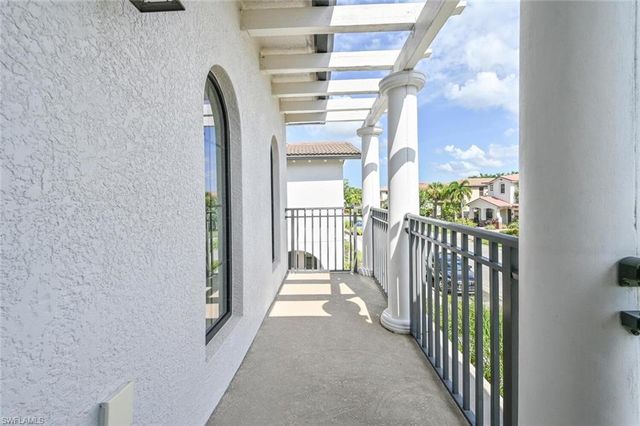 1326 Kendari TER, Naples, FL 34113