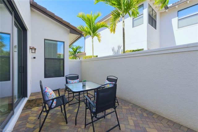 1326 Kendari TER, Naples, FL 34113