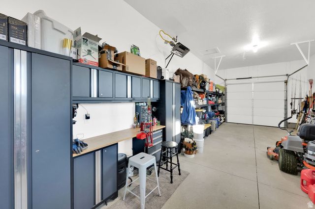 352 E BOULDERVILLE RD, Oakley, UT 84055