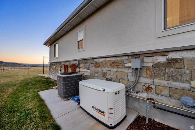 352 E BOULDERVILLE RD, Oakley, UT 84055