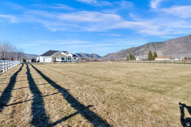 352 E BOULDERVILLE RD, Oakley, UT 84055
