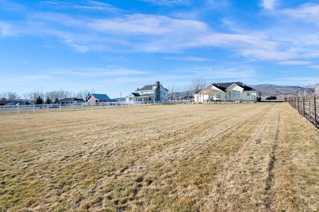 352 E BOULDERVILLE RD, Oakley, UT 84055