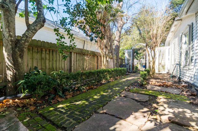 813 3rd Street, League City, TX 77573