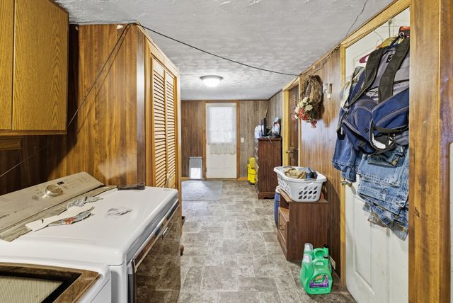 207 Center St, Portland, TN 37148