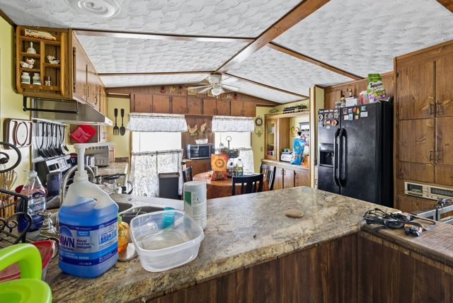 207 Center St, Portland, TN 37148