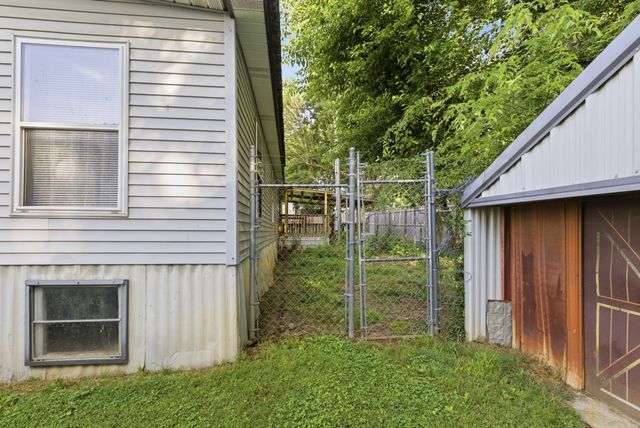 207 Center St, Portland, TN 37148