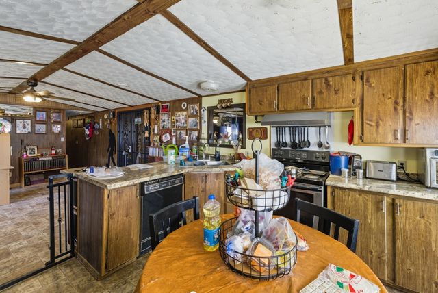 207 Center St, Portland, TN 37148