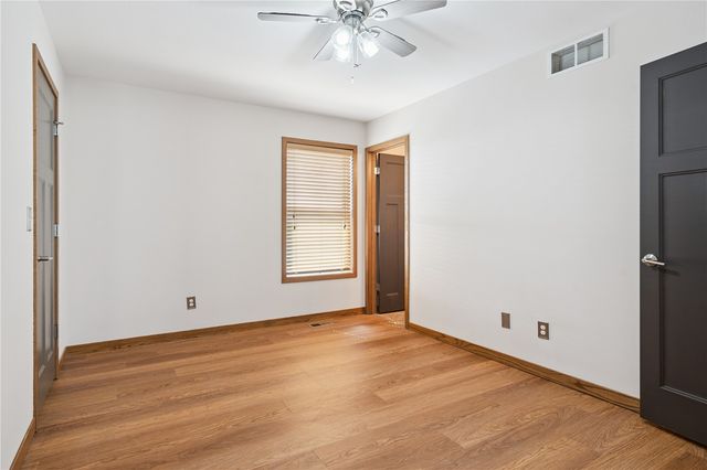 1009 10th Street NW, Cedar Rapids, IA 52405