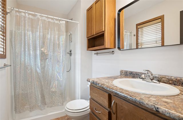 1009 10th Street NW, Cedar Rapids, IA 52405