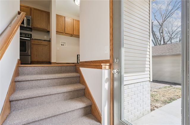 1009 10th Street NW, Cedar Rapids, IA 52405