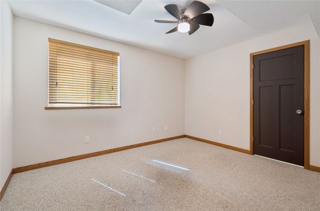 1009 10th Street NW, Cedar Rapids, IA 52405