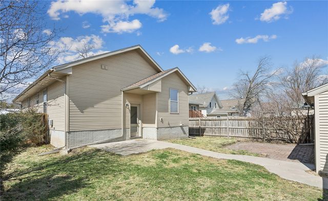 1009 10th Street NW, Cedar Rapids, IA 52405